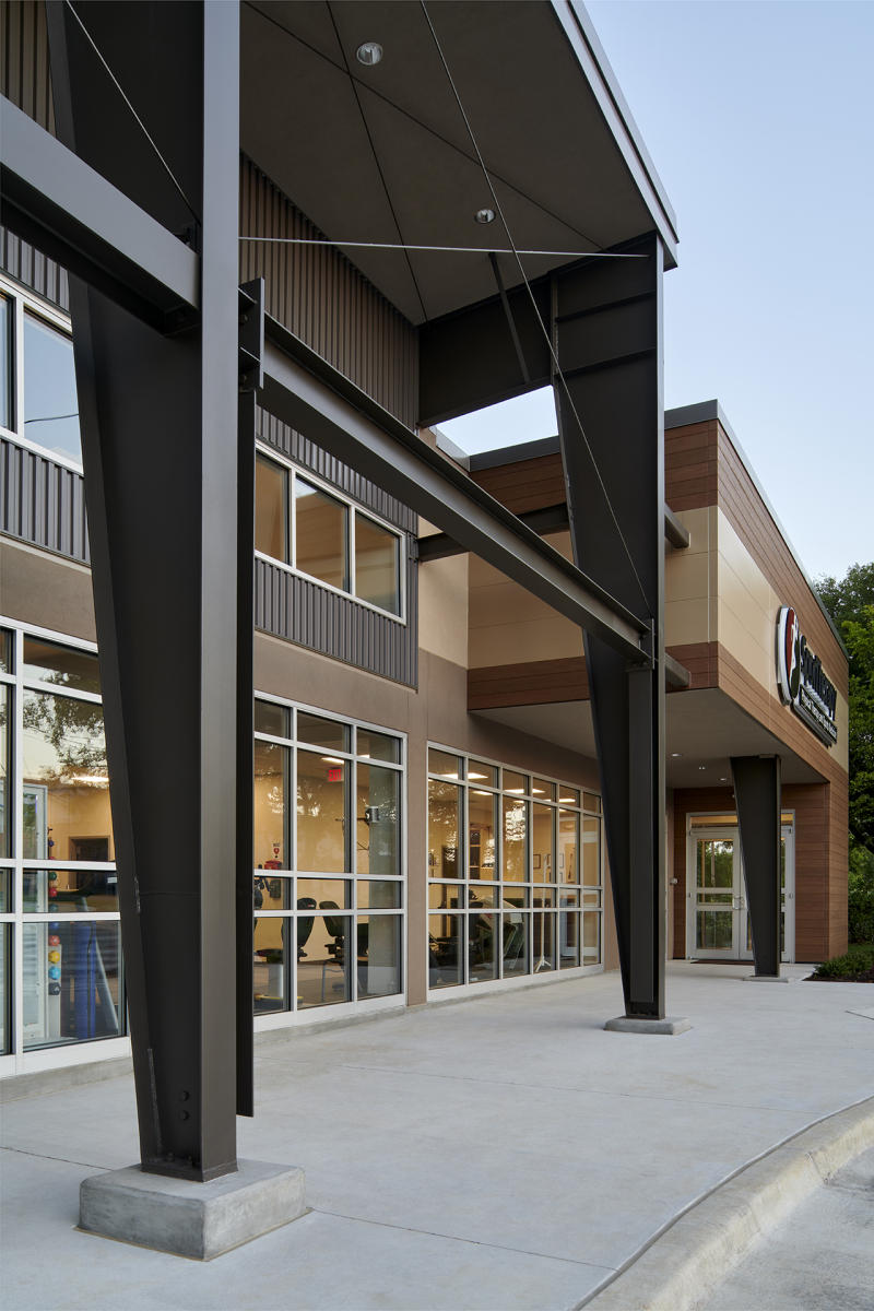 8_074437 / SporTherapy - Azle